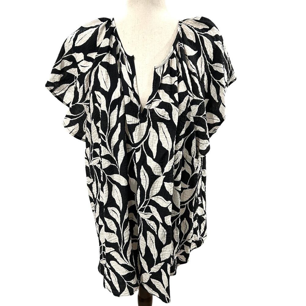 Ava & Viv Cream and Black Leaf Pattern Flutter Sleeve Blouse Plus Size 3X EUC
